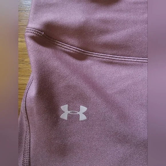 Under Armour Mauve Heat Gear Mid Rise Crop Compression Pants Women's Size Medium - Picture 3 of 12